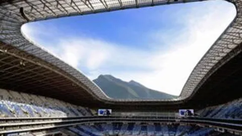 韦世豪入选国足世预赛名单，侯永永暂未在列